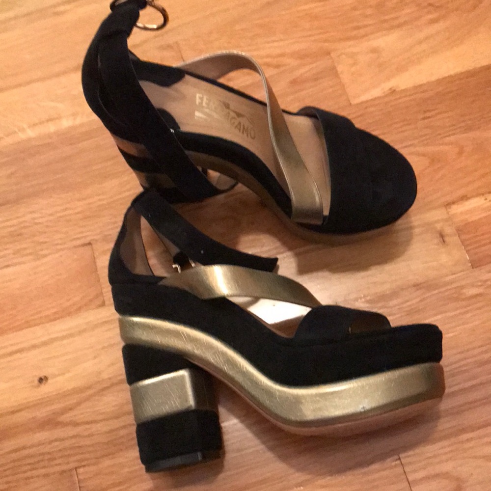 Salvatore Ferragamo heels 7.5